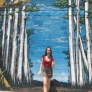 Meet your Posher, Olivia